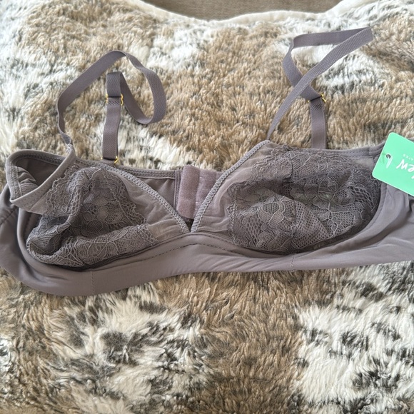 HONEYDEW Sydney Lace & Mesh
Bralette in the color shadow NWT size small - Picture 8 of 13